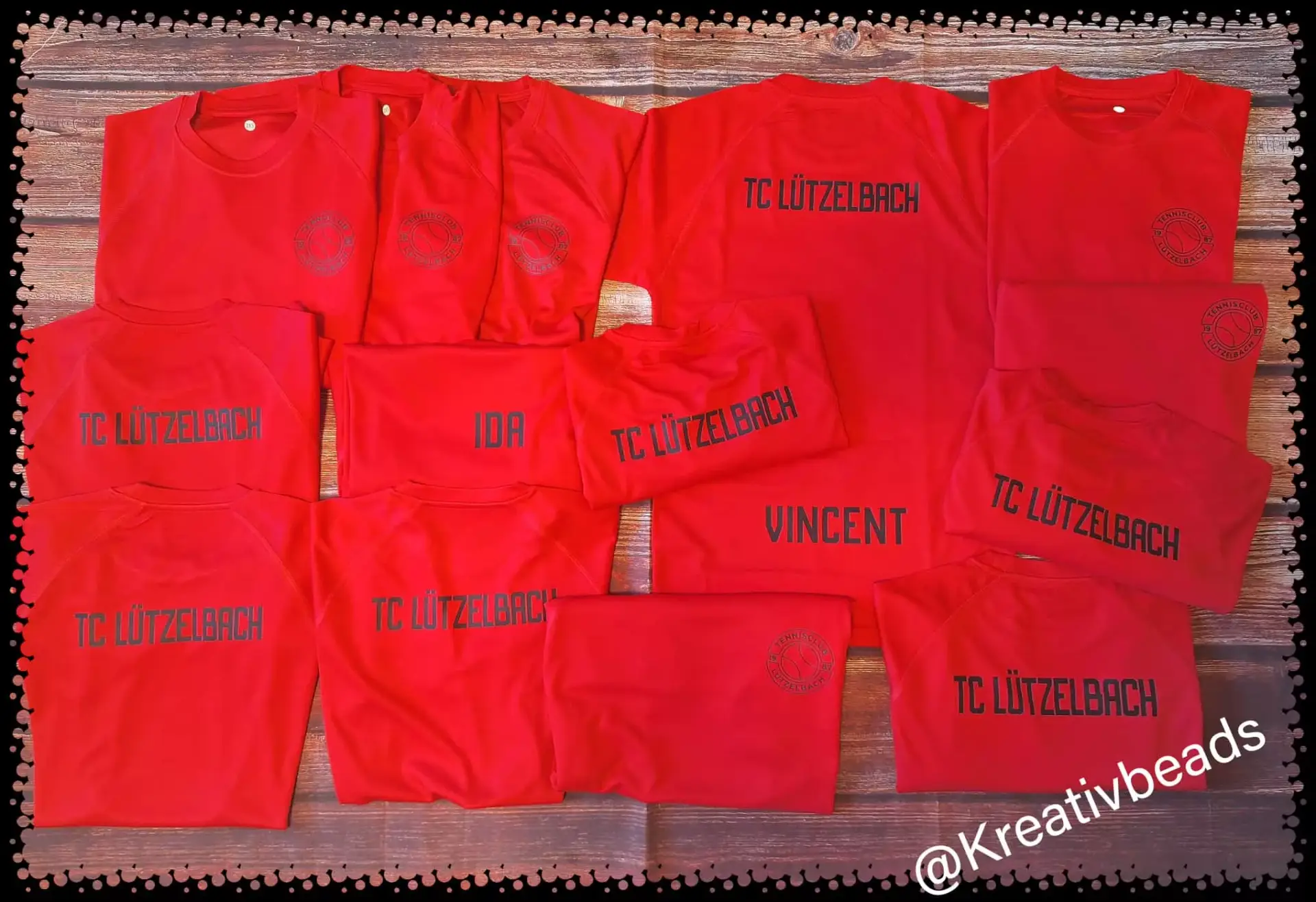 Vereins-Trikots mit Logo, Namen & Nummern